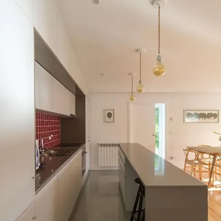Haus In Soeiro Do Chao Mit Privatem Parkplatz By Interhome פורנוס דה אלגודרס